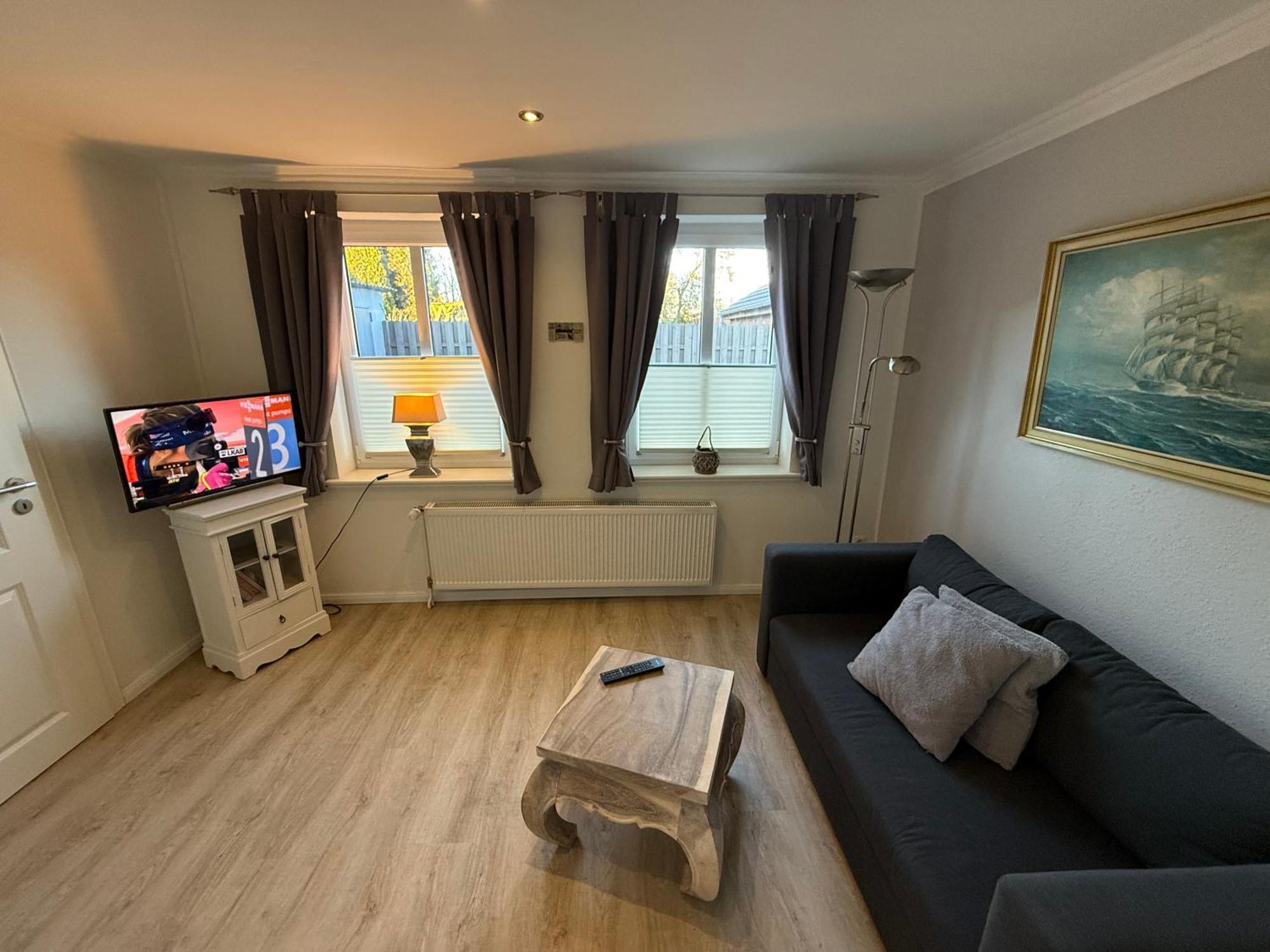 Ferienwohnung „Ole Karkenwech“ Husum-Roedemis Husum  Extérieur photo